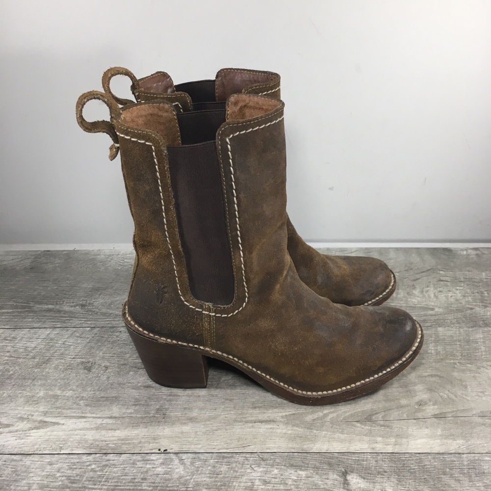 Frye 77391 Carmen Chelsea Distressed Suede Ankle Women's Bootie Boots Size 6.5